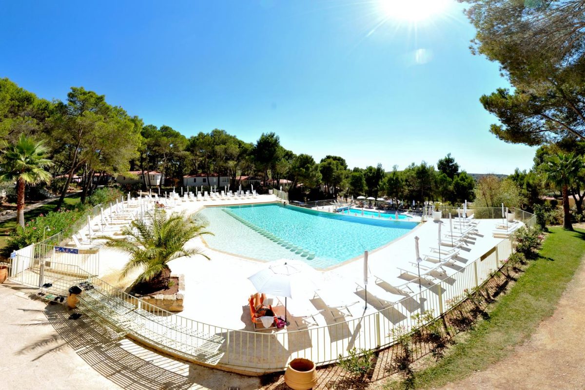 Camping Résidentiel La Pinède