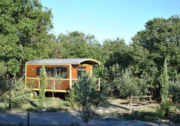 Camping Roulottes et Cabanes de Saint Cerice