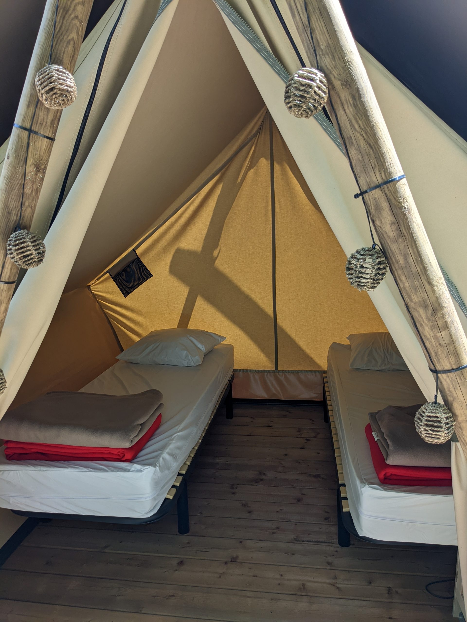 intérieur tente Moorea