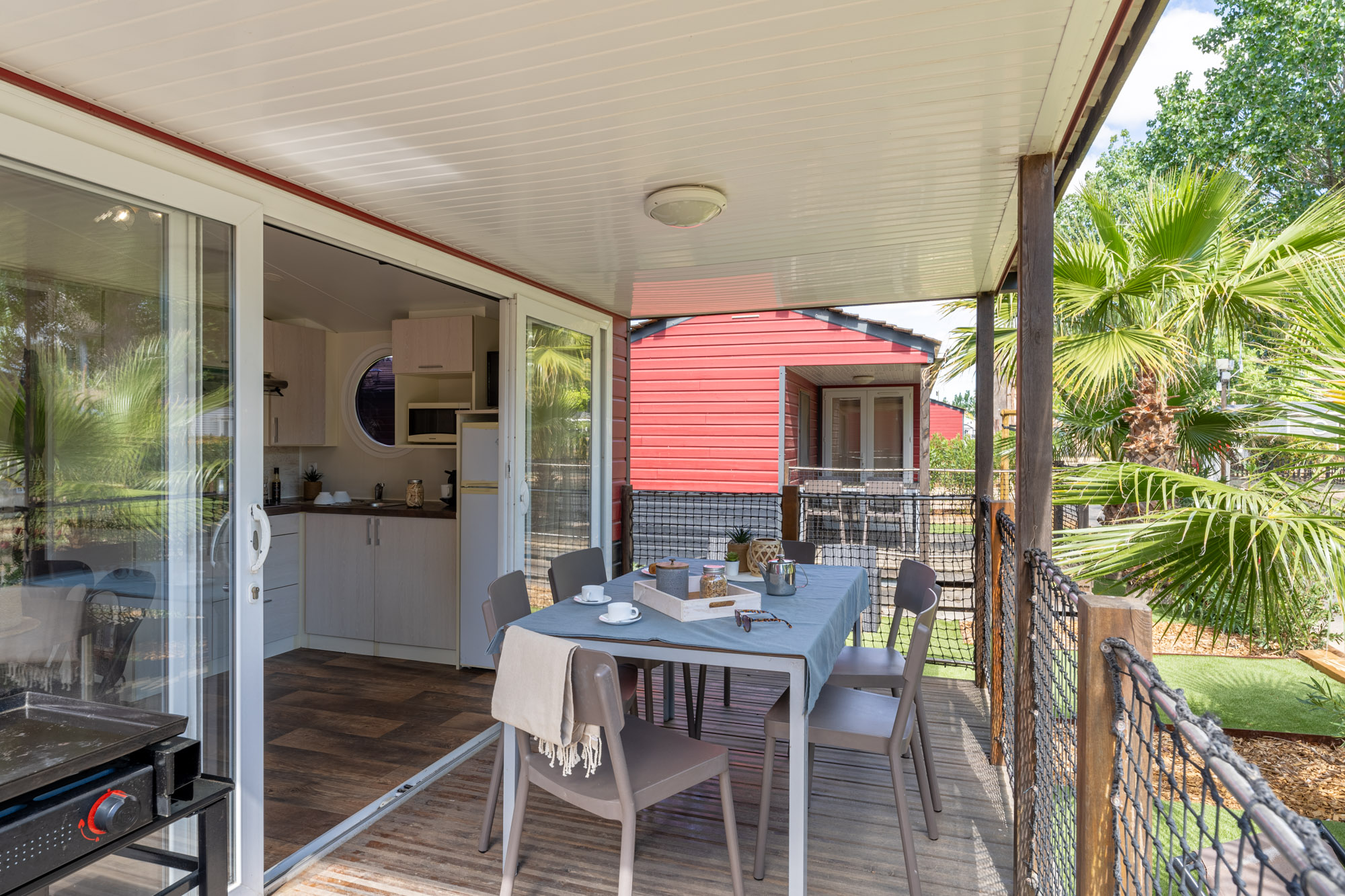 Terrasse et salon de jardin Sparrow Premium — Camping Californie Plage