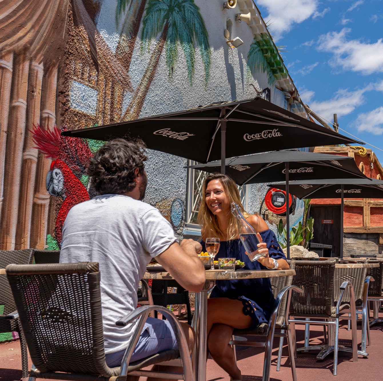 Restaurant Le Black Pearl - Camping Californie Plage terrasse décoration pirates